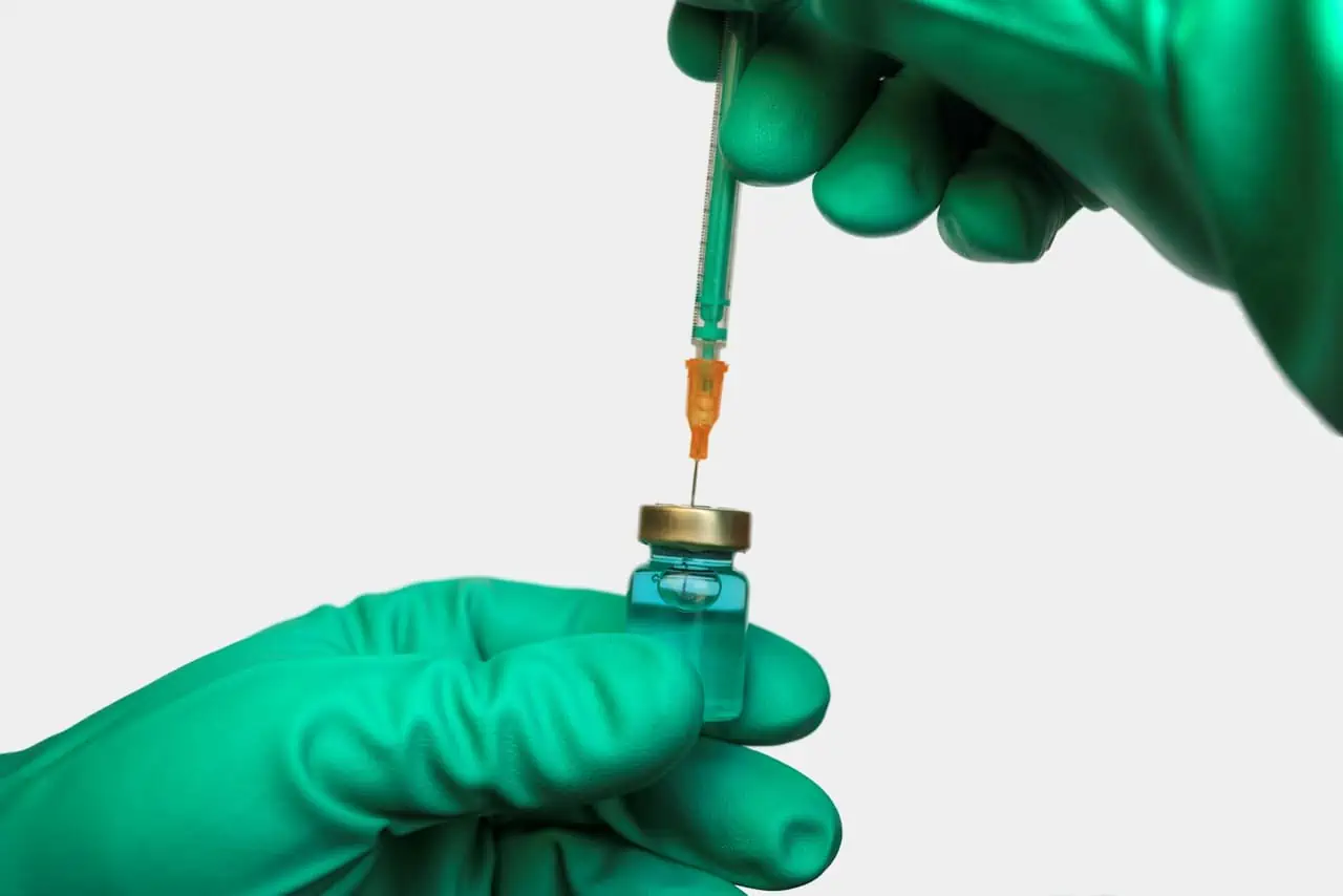 Piano Vaccinale Covid in ripresa dopo caso Astrazeneca ma mancano le dosi