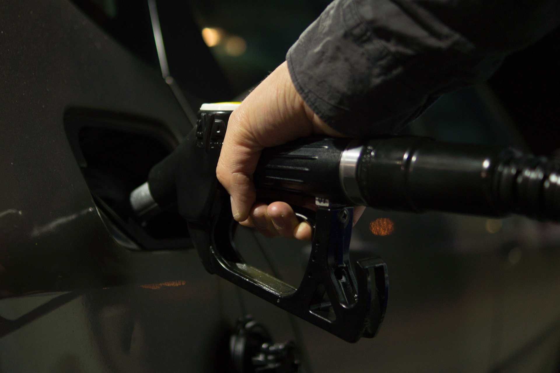 Accise benzina: cosa sono e perché incidono così tanto sul prezzo?