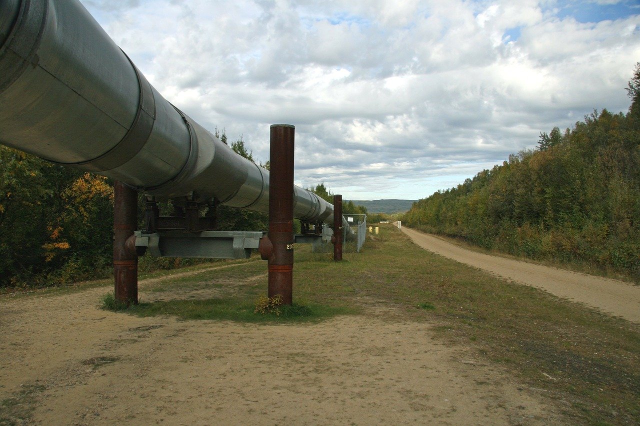 Importazioni gas: bloccate da Usa e Uk, l’Ue attende. Cosa succederà?
