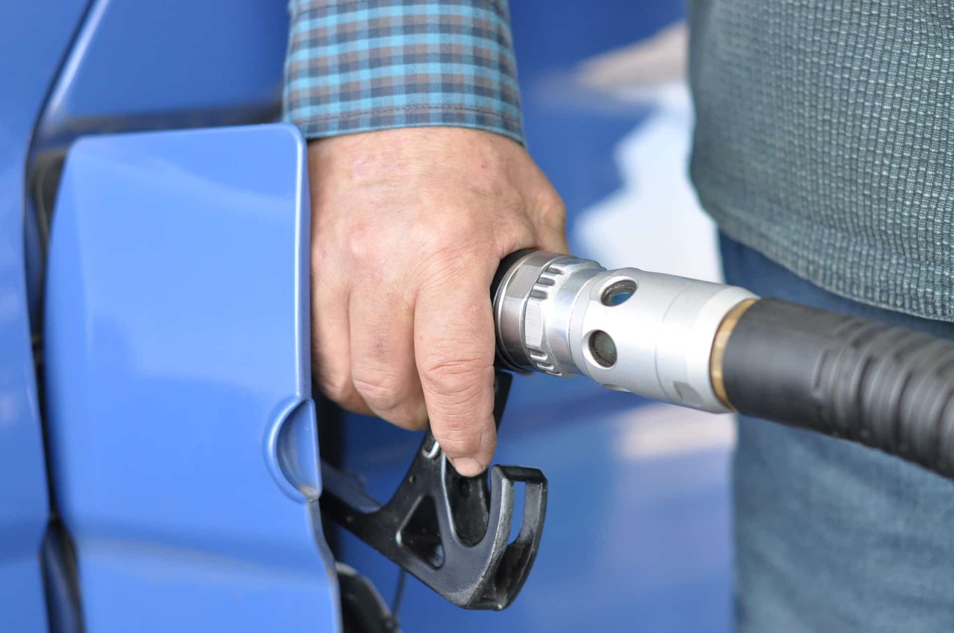 Taglio Prezzo Benzina: più basso grazie all’accisa mobile? Cosa significa