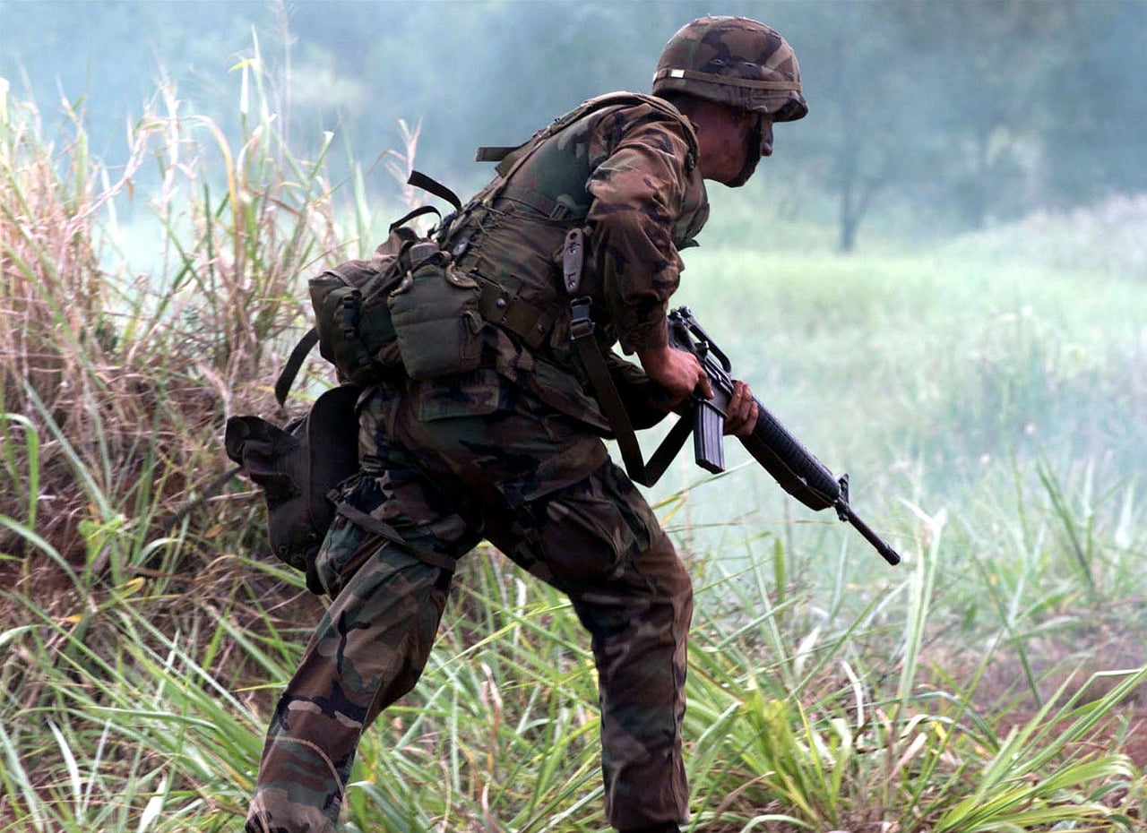 Aumento spese militari: la maggioranza scioglie il nodo. Resta la tensione?