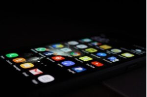 Come internet ha cambiato le nostre abitudini Come internet ha cambiato le nostre abitudini