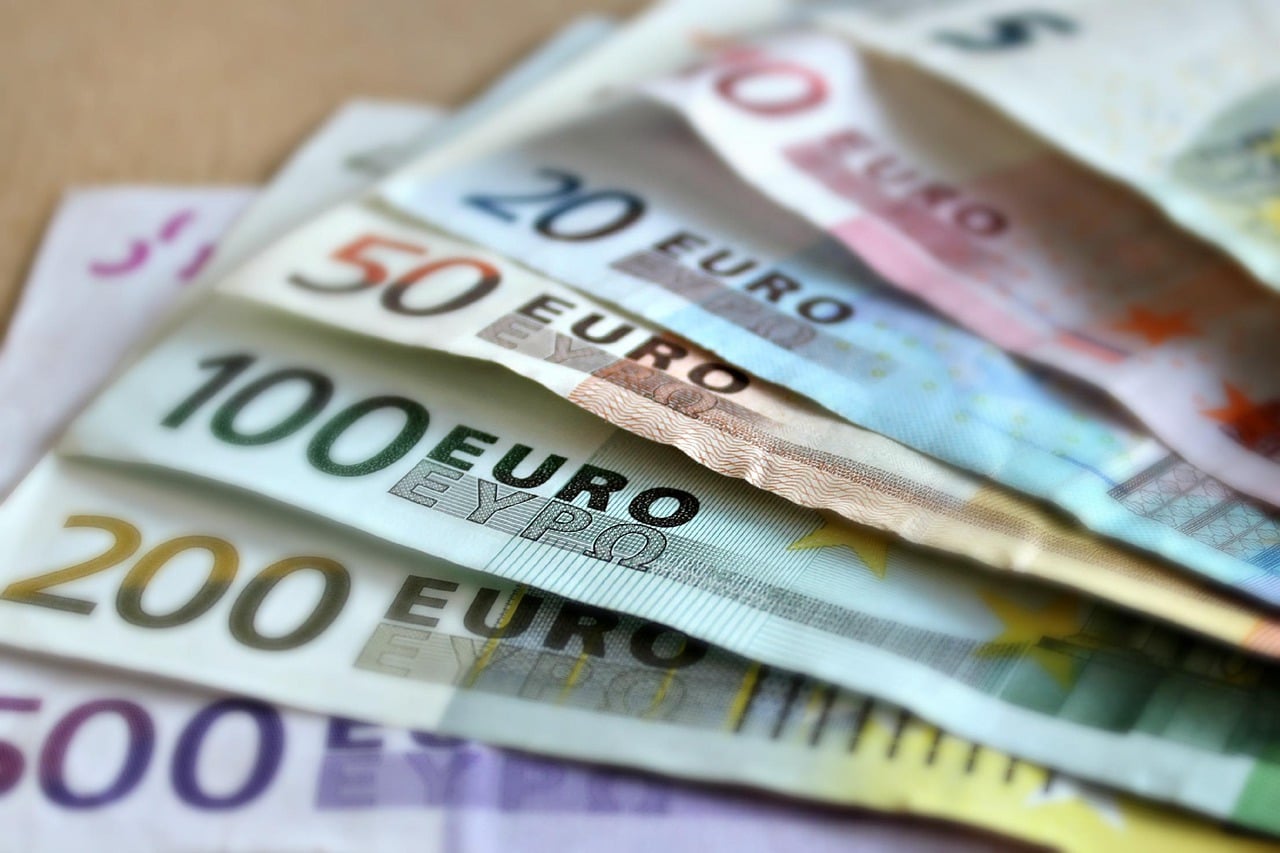 Bonus 150 euro nel Decreto Aiuti bis: a chi spetta e quando