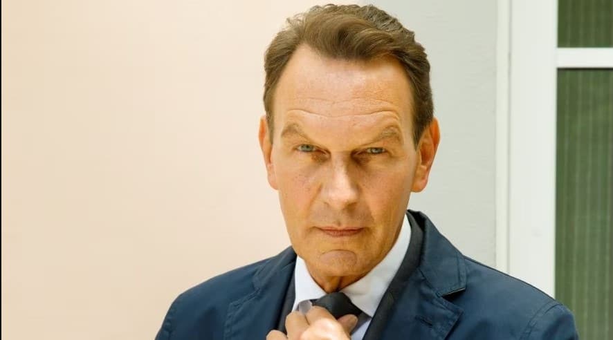 Un posto al sole, spoiler 25/09: Roberto pronto a denunciare Lara!