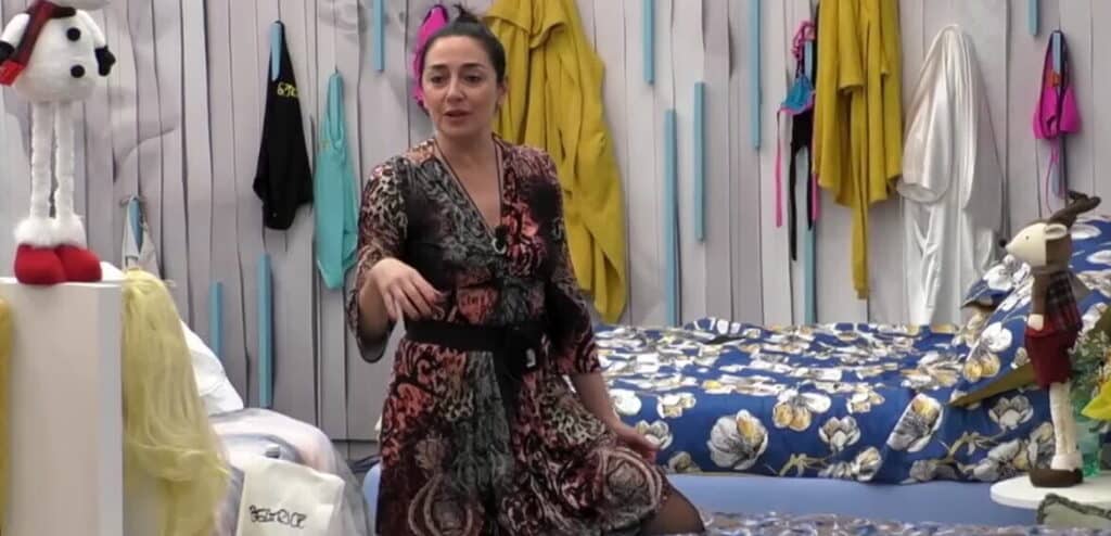 Grande Fratello, Anita e Sara su Beatrice: è una persona incoerente