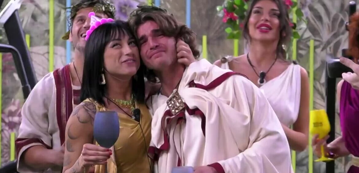 Grande Fratello, auguri a Paolo: l'entusiasmo dei coinquilini