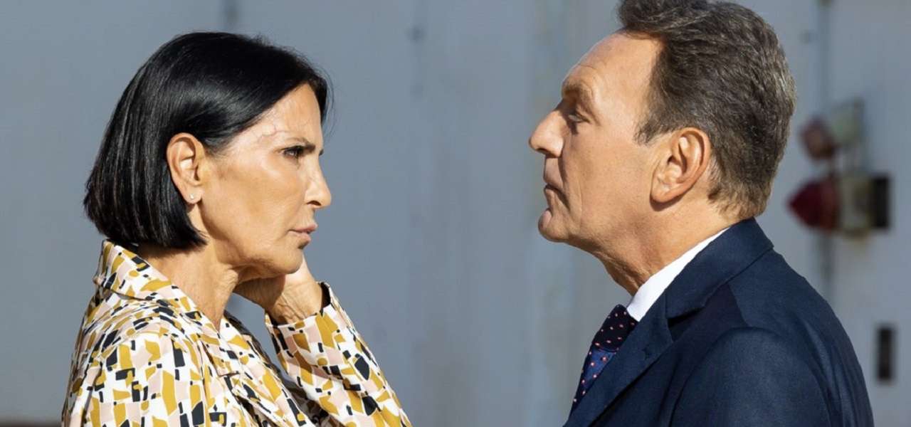 Un Posto al Sole, anticipazioni di oggi 20/12: Roberto, Marina e l'arte dell'inganno