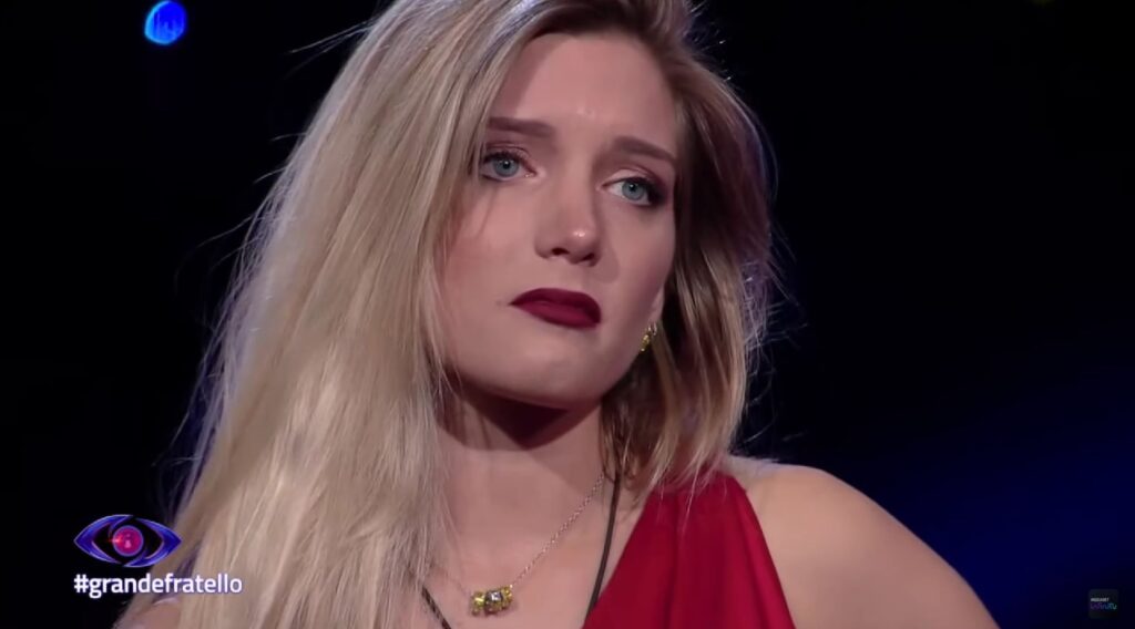 La figuraccia di Anita al Grande Fratello: il richiamo di Signorini. Ecco cosa è successo