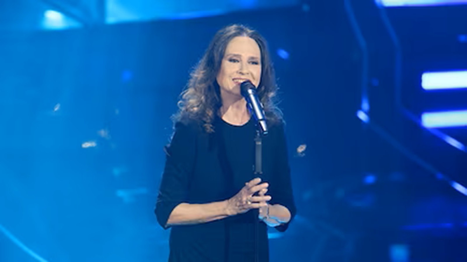 La volta buona ospiti oggi 18 aprile 2024: si celebra Gigliola Cinquetti