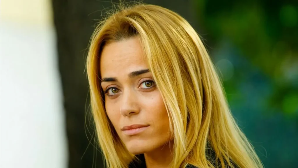 Un Posto al Sole anticipazioni: Clara propone a Eduardo il matrimonio